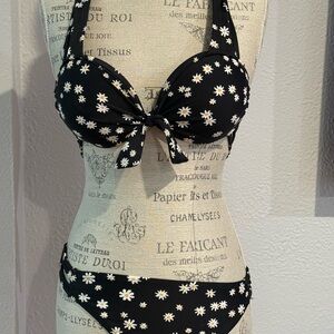 California Waves Black and White Daisy Bikini